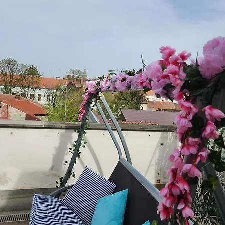 Apartment Central, Big Terrace, Near River *