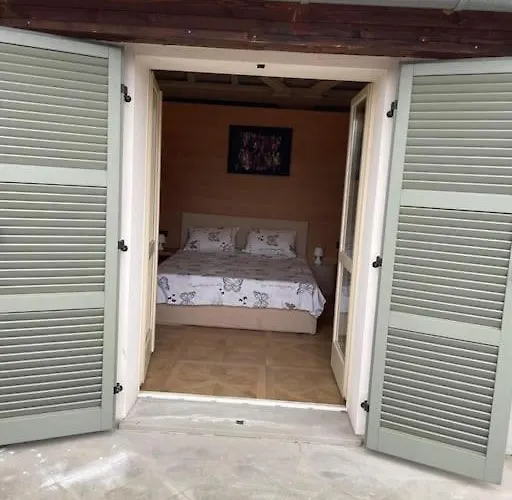 Apartment Central, Big Terrace, Near River *